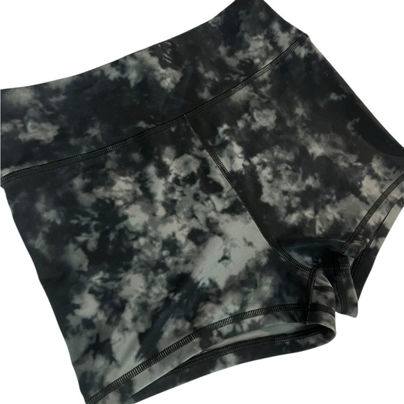 American Eagle The Everything Shorty - Size Medium - NWOT! - Picture 5 of 6